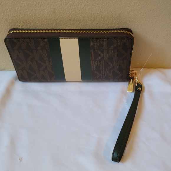 Michael kors wallet - Picture 7 of 15